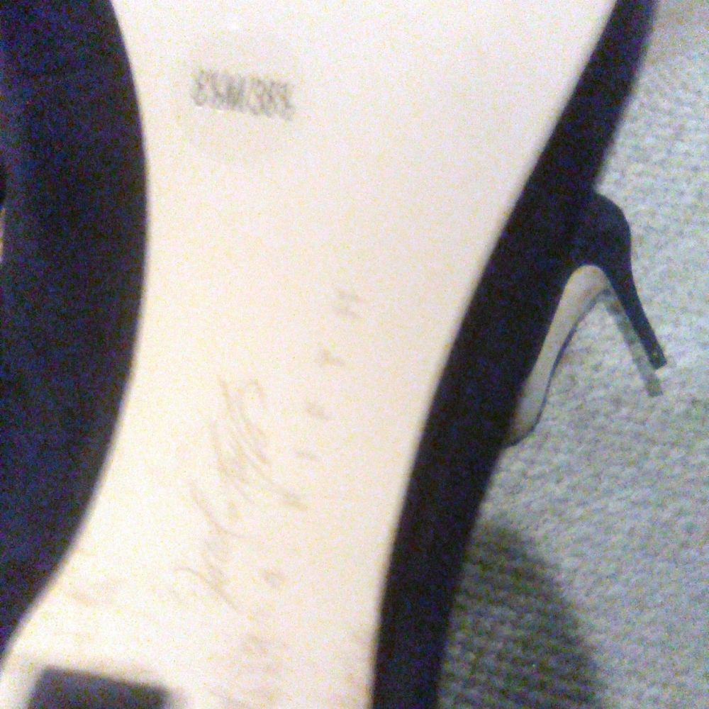 Lord & Taylors Booties - Picture 4 of 4